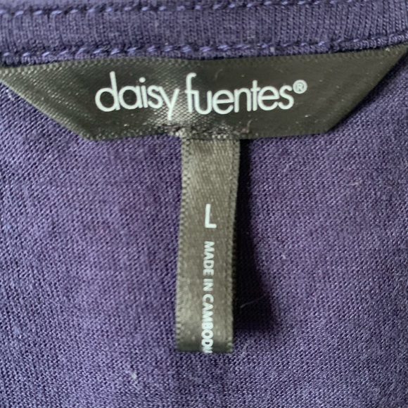 DAISY FUENTES | Navy blue v-neck long sleeve top, large with rouching front - Picture 4 of 6